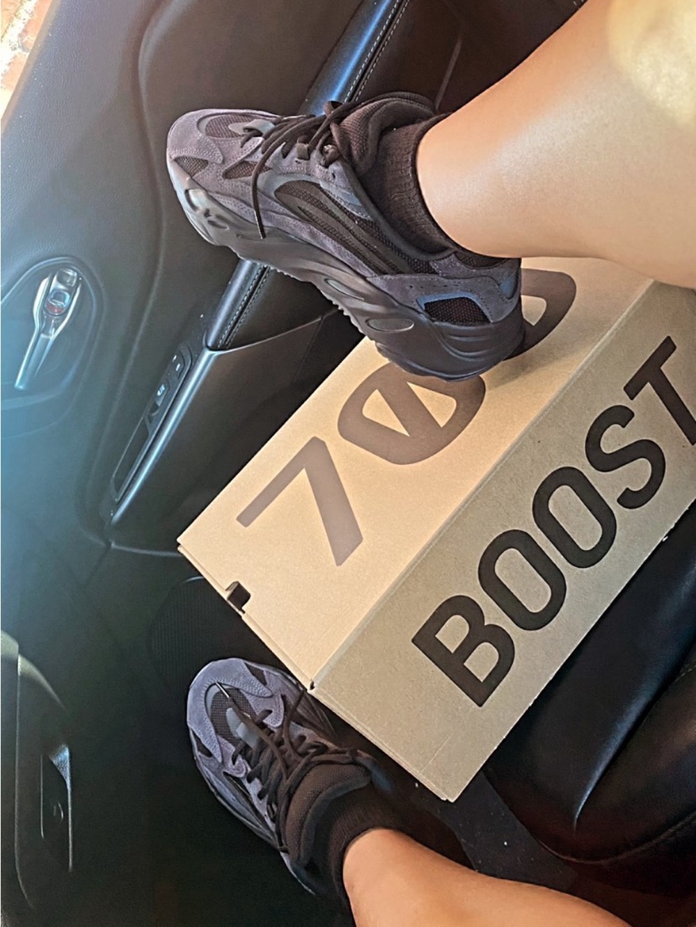 Yeezys 700 boost v2 vanta